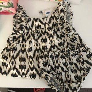 Baby girl Old Navy set